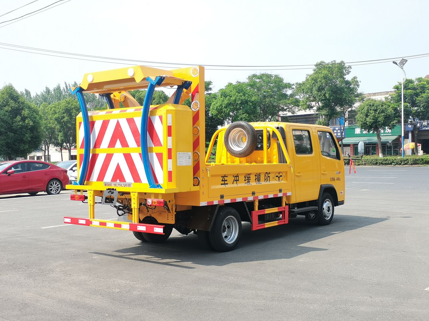 福田領航70K防撞緩沖車 資質齊全、質量過硬的專業道路守護者
